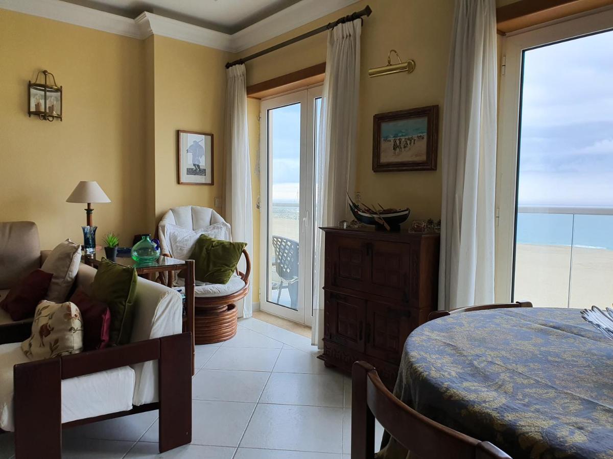 Nazare Apartamento Em Frente Ao Mar Exterior photo